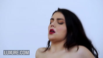 Preview 4 of Red Heet - Hot curvy italiana Valentina Nappi submissive sex