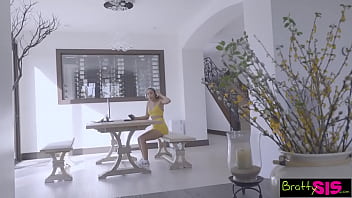 Preview 1 of Kathleen Amateur Alure - Step Sis &quot_I put my controller on my pussy and it made me horny&quot_ S18:E10