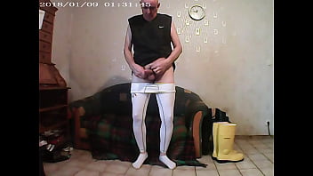 Preview 3 of Tio Gay Caseros - Nur hier kann ich ungest&ouml_rt geil sein wehm das Video nicht gef&auml_llt schaut weg  goileglatze
