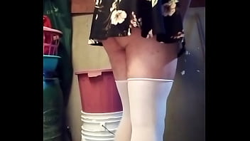 Preview 1 of Xxxxxxcxhd - Lindas piernas de TV de closet