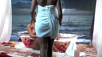 Preview 1 of Lerala Sex - Lolah Vibe e Marcelly se pegando na banheira