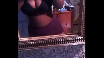 Preview 1 of Roxx Live - Africana tetona me manda video a cambio de agua XD