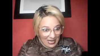 Preview 3 of Stucked In A Car - O GAROTO DO TINDER/O DIA QUE DESCOBRI O QUE ERA FISTING