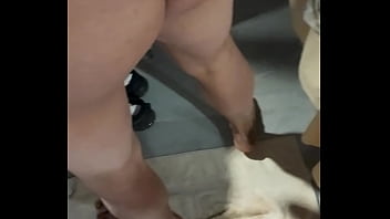 Preview 1 of Www Xxx 1994 - Entregador da transportadora termina o expediente e vem sempre fuder meu cuzinho!!