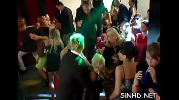 Preview 2 of Xxxbanla Vedoya - Divine club partying