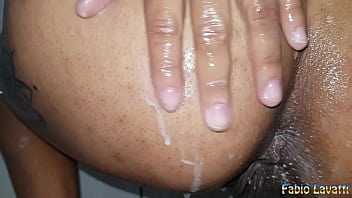 Preview 4 of Biliding Fucked - Minha vizinha veio tomar um banho no meu chuveiro e eu filmei