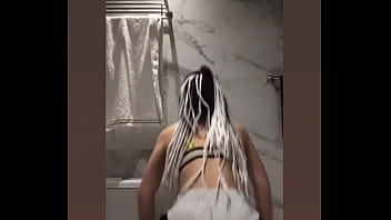 Preview 4 of Cherie Hard - La roli moviendo el culo