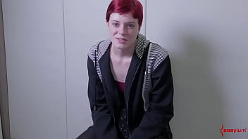 Preview 4 of 10 Boy 1 Girl Xxx Video - Bdsm slut slurps up piss