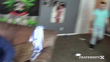 Preview 1 of Brazzers Mobil Porn - Dude came around the frat begging for dick