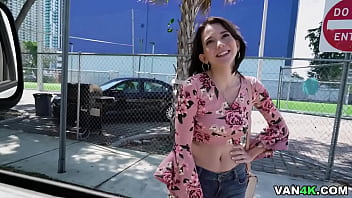 Preview 2 of Grill With Dog Xxx Sex Video - Riley Jean did not expect the bus like this