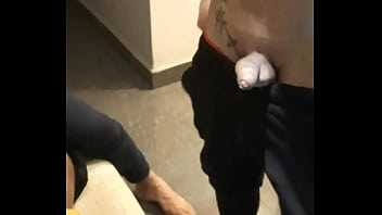 Preview 2 of Khanseka Xxx Videos - Chico delivery follado por dos hermanos latinos pingones