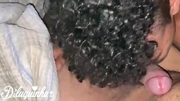 Preview 2 of Saxy Video Xxxx Dise - Convidei um amigo hetero pra f1,  acabei descobrindo que ele curte