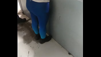 Preview 3 of Creampie Sauna - Chaparrita culona en leggins