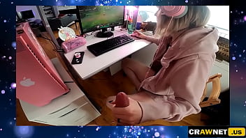 Preview 1 of Alison Tyler Pussy Licking - Streamer Russia was asked to suckle by her boyfriend while playing a game League of Legends on live stream