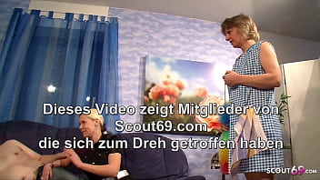 Preview 1 of Akb48 Idol Rina Nakanishi - DEUTSCHES PAAR FICKT VOR DEN AUGEN DER REIFEN PUTZFRAU
