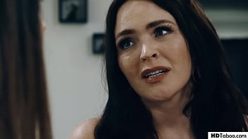 Preview 1 of Vedo Cxx - Big dick fucking the teen and stepmom too! - Tommy Gunn,  Krissy Lynn and Kamryn Jade