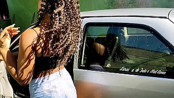 Preview 1 of Divas Hairy - MARIDO TARADO N&Atilde_O DEIXOU NEM EU LAVAR O CARRO E SOCOU A PICA PRA DENTRO DE MIN