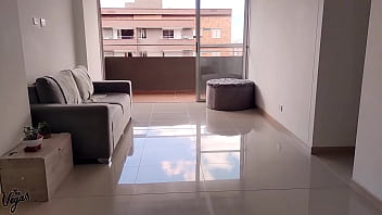 Preview 1 of Awek Lrt - Mamando a escondidas para que no la descubran!
