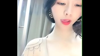 Preview 1 of India Wife India - 高颜值美女丑曦大姨妈还没走完全裸诱惑