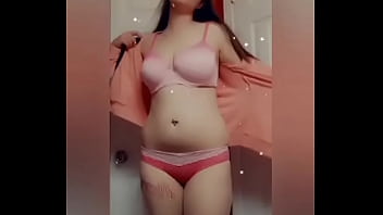 Preview 2 of Riley Amateur Allure - Dancing