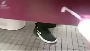 Preview 1 of Wwwxxx Zz - Bathroom Cum on his feet