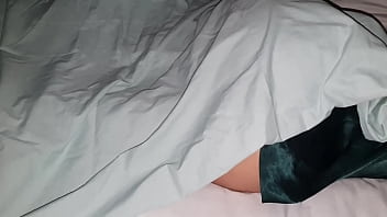Preview 1 of Young Blond Gay - entro al cuarto de hermanastra y me aprovecho de su co&ntilde_o h&uacute_medo