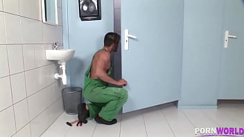 Preview 1 of Moglie Inculta - Betty Sparks Lets Plummer Plough Her Asshole in Public Toilet GP1947