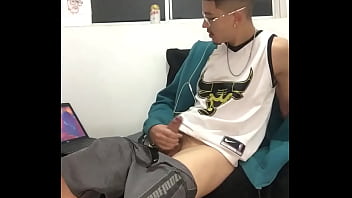 Preview 3 of Aunty Small Boy - safado marrento gozando vendo porn&ocirc_ gay