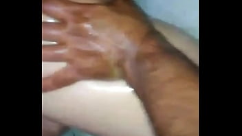 Preview 4 of Mat Kar - Enfiei a m&atilde_o no cu da casada safada
