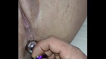 Preview 1 of Hd Moms Bang Teens Longed - Gordinha tarada se masturbando com plug anal