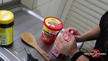 Preview 1 of Shg Media - Loira prepara brigadeiro gourmet e se lambuza toda at&eacute_ gozar com seu consolo cheio de mel de buceta! / COMPLETO NO XRED!
