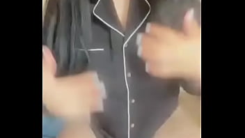 Preview 1 of Video Porno Kosovo Seks - Novinha muito gostosa,  d&aacute_ muito vontade de chupar inteira