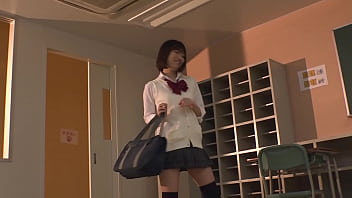 Preview 1 of Nayok Naika Xxx 3gp Videos - https://bit.ly/3tXQN11　制服女子の超ミニスカ＋ニーハイ＝極上絶対領域に勃起してしまった僕。それに気づいた彼女は興奮した様子で僕のチ●ポをイジりはじめ&hellip_　同級生仲良し3人組の1人。デカチンを我慢できない変態っ子！【パート2】