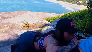 Preview 2 of Gagging Teen - Morena Bunda grande recebe Personal trainer chupando ele em p&uacute_blico FIT TEEN - Sexdoll520