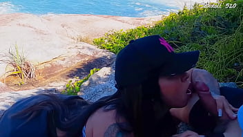 Preview 3 of Gagging Teen - Morena Bunda grande recebe Personal trainer chupando ele em p&uacute_blico FIT TEEN - Sexdoll520