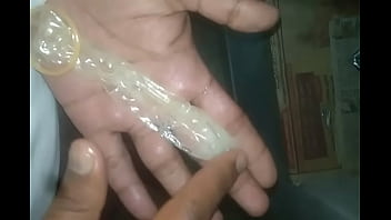 Preview 4 of Semok Pantat Amerika - After Used condom