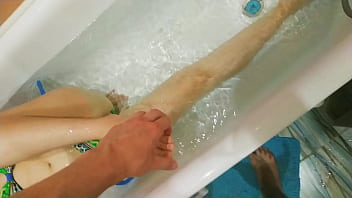 Preview 1 of Ttl Lorena Alvarez - She was taking a bath,  but I really wanted to have fun with her little legs and mouth