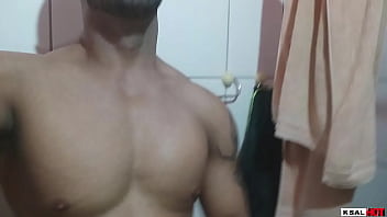 Preview 3 of Lankan Actress Anarkali Xxx - O Safado do Mike Hot vai se masturbar para um cliente e aproveita grava ele dando aquela gozada gostosa