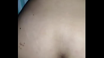 Preview 1 of Gilf European Petite - rico tr&iacute_o casero con mi novia y un desconocido