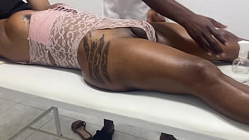 Preview 2 of Hentai Rubbing - Camara amateur graba a transexual siendo masajeada