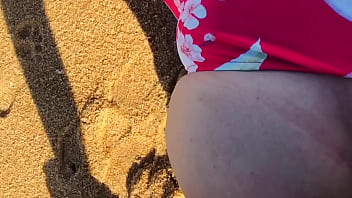 Preview 4 of Sax Vip Porn - SAFADA CHUPOU PAU DE DESCONHECIDO NA PRAIA
