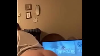 Preview 4 of Japan Fuck Load Of Cum - Rabuda sentando enquanto o cara joga joga play4