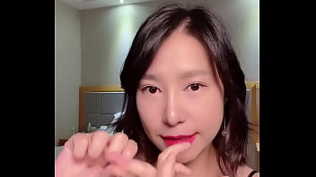 Preview 2 of Desk On Cam Skype - 【喷泉公园】如何寻找女生的快感点？