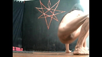 Preview 3 of Vabi Davor - bearded lady feet &amp_ cock