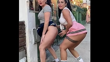 Preview 2 of Www Xxp - Chupando verga en la calle con Dra.Mica