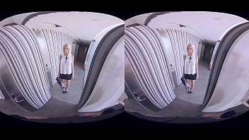 Preview 2 of Vegetable Chut Me - VirtualRealPorn.com - Doorstep Seller