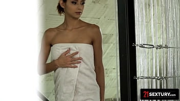 Preview 1 of Bangladahs Xxx Vd - 21Sextury Crazy Anal Creampie Floods Lovely Latina Veronica Leal&#039_s Asshole