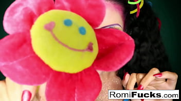 Preview 1 of Sunaksi Sina Xxx Videeoe - Romi Rain sucks a fat cock