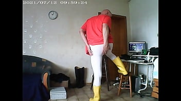 Preview 4 of First Time Tenager Sex - Auf dem Hocker f&uuml_r Tony goileglatze