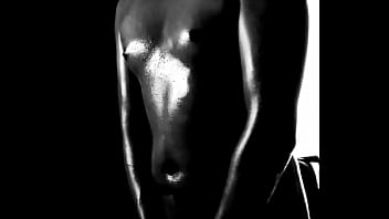 Preview 2 of Mae Ensina Filha A Fuder - Aceite en el cuerpo y masturbandome